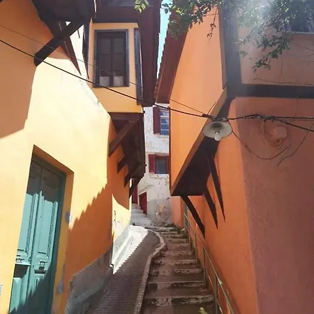Old Town Cozy Studio Apartment